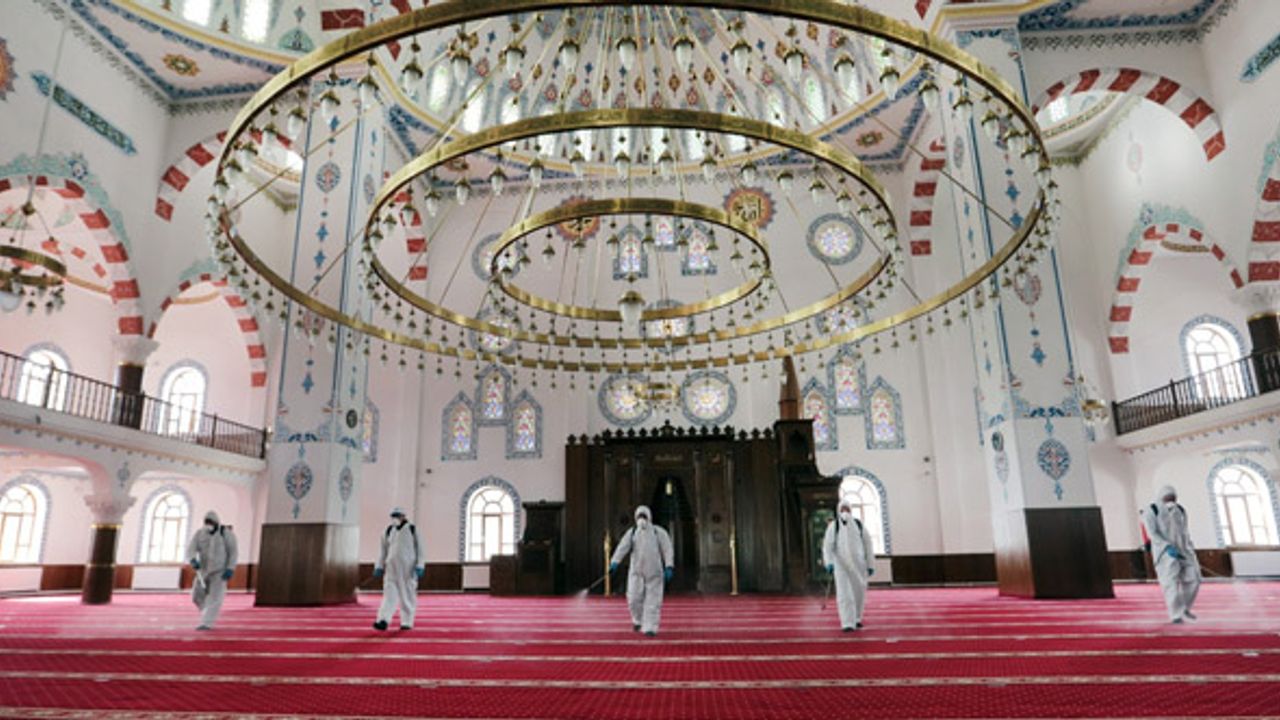 Van'da camiler Ramazan ayına hazırlanıyor