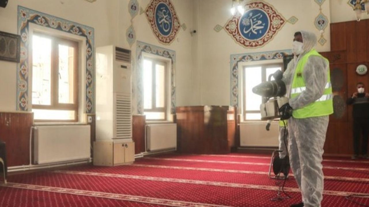 İpekyolu Belediyesi camilerin bakımını sürdürüyor