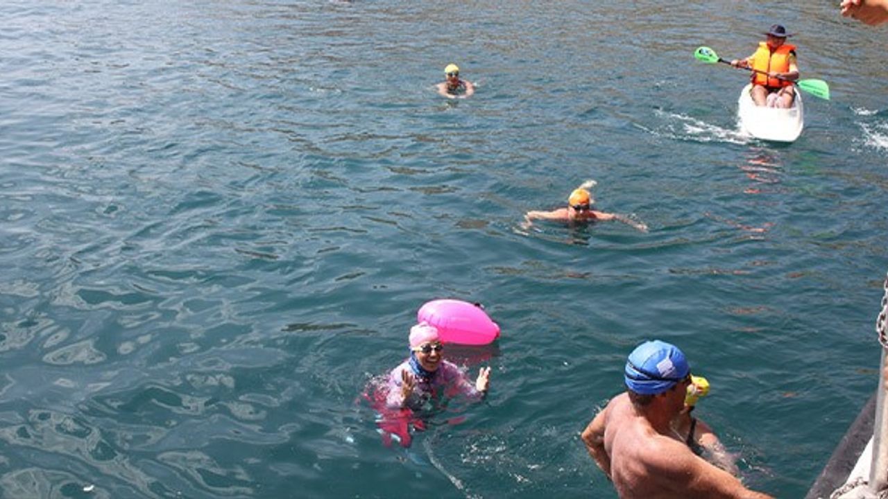 1. Van Denizi Yüzme Festivali, 4 gündür çeşitli etkinliklerle devam ediyor