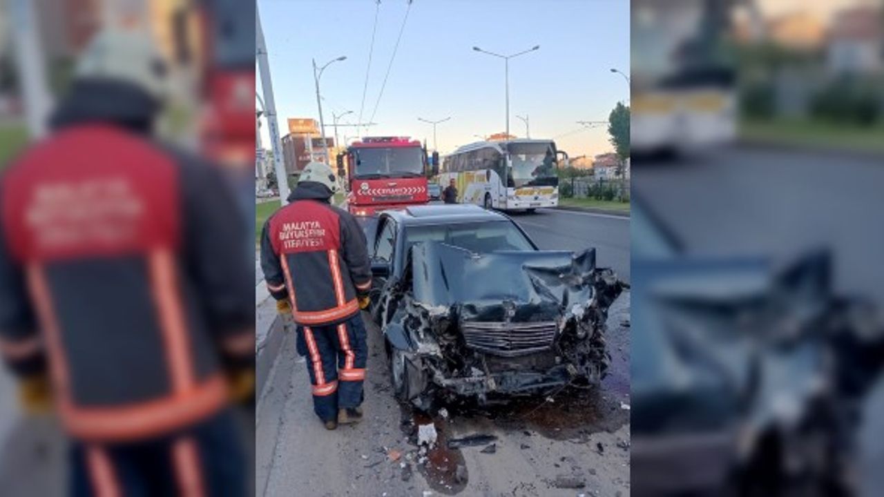 Malatya'da otomobil minibüse çarptı, 1 kişi öldü, 1 kişi yaralandı