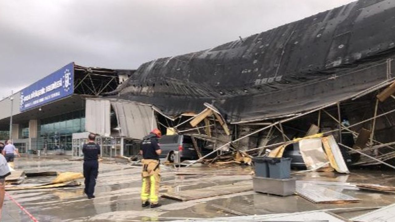 Kuvvetli yağış kabusu: Terminalin çatısı çöktü, yaralılar var