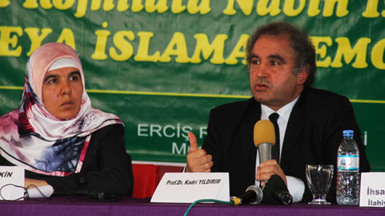 Erciş'te 'Ortadoğu'da İslam ve Şiddet' Konferansı