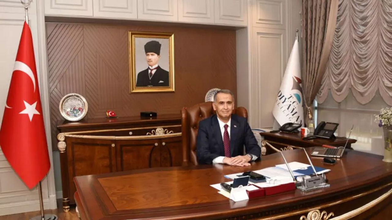 Adıyaman Valisi Mahmut Çuhadar görevinden istifa etti