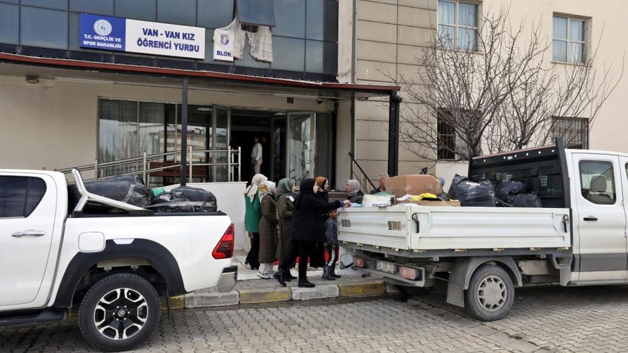 Van Büyükşehir Belediyesi yurtlarda kalan depremzedeleri unutmadı
