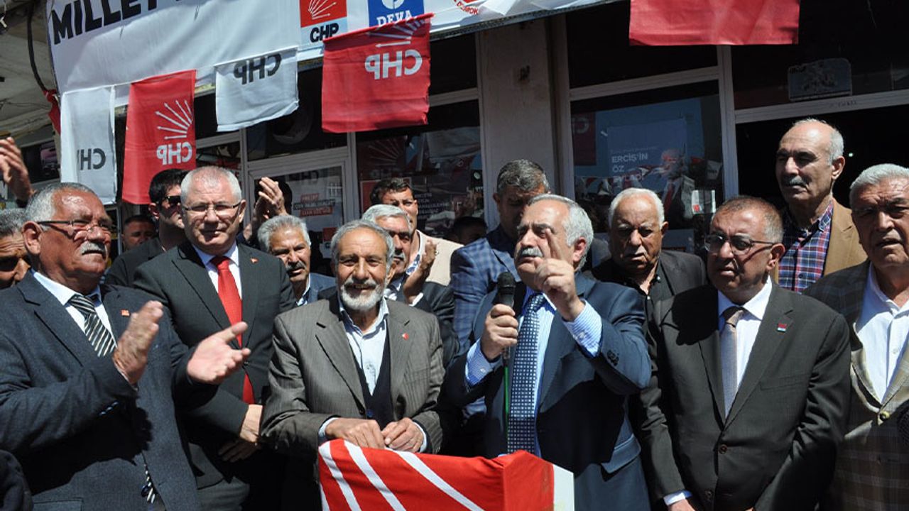 DP Genel Başkan Yardımcısı Erdinç’ten, CHP’nin Erciş seçim bürosuna ziyaret
