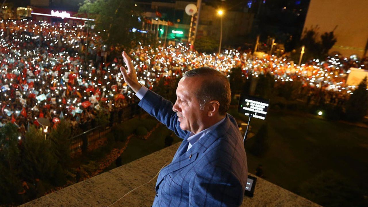 Erdoğan balkon konuşması yaptı