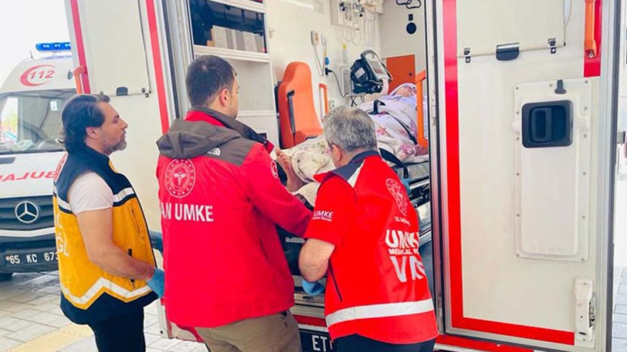 Vanlı hastanın imdadına özel donanımlı ambulans yetişti