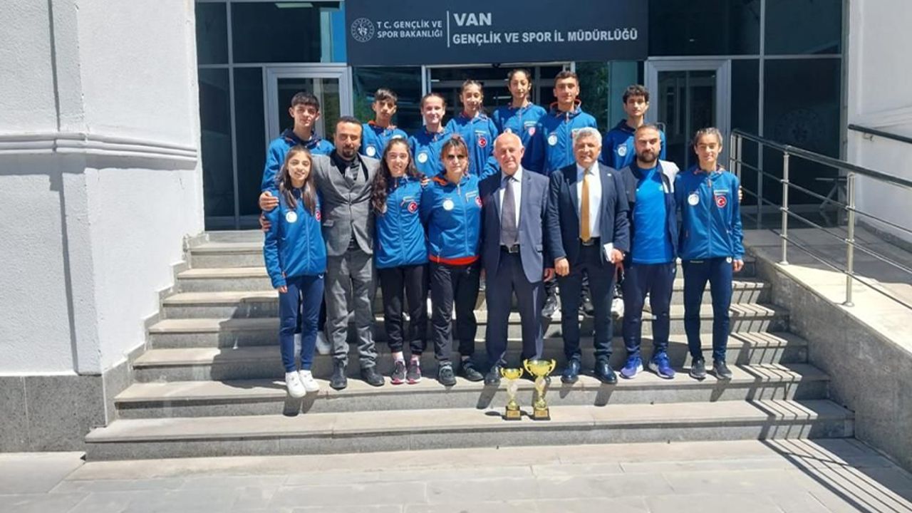 Van takımları Eskişehir’den şampiyonlukla döndü