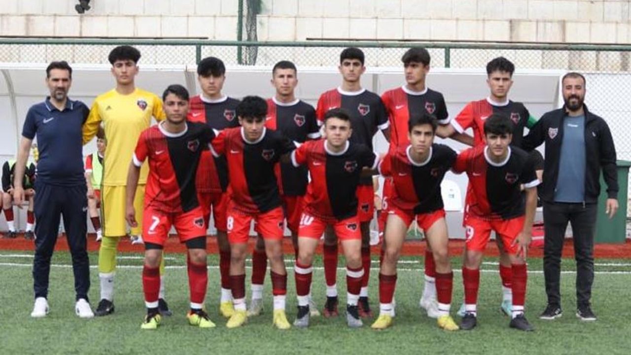 Van Büyükşehir'in U-16 Takımı son dörde kaldı