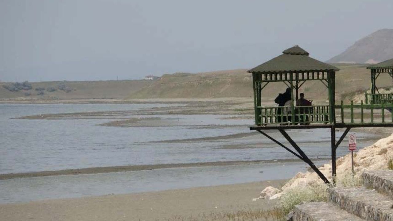 Yağışlar, kuraklıktan etkilenen Van Gölü Havzası için umut oldu