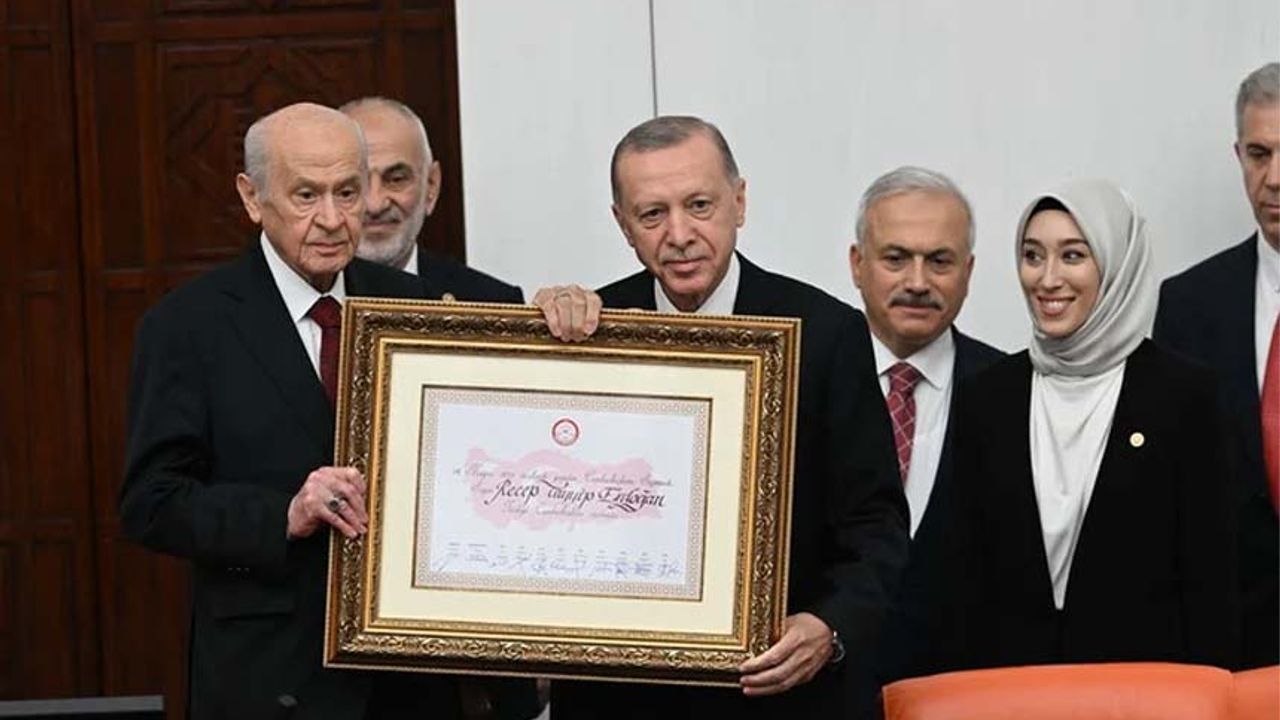 Cumhurbaşkanı Erdoğan TBMM'de yemin ederek mazbatasını aldı!