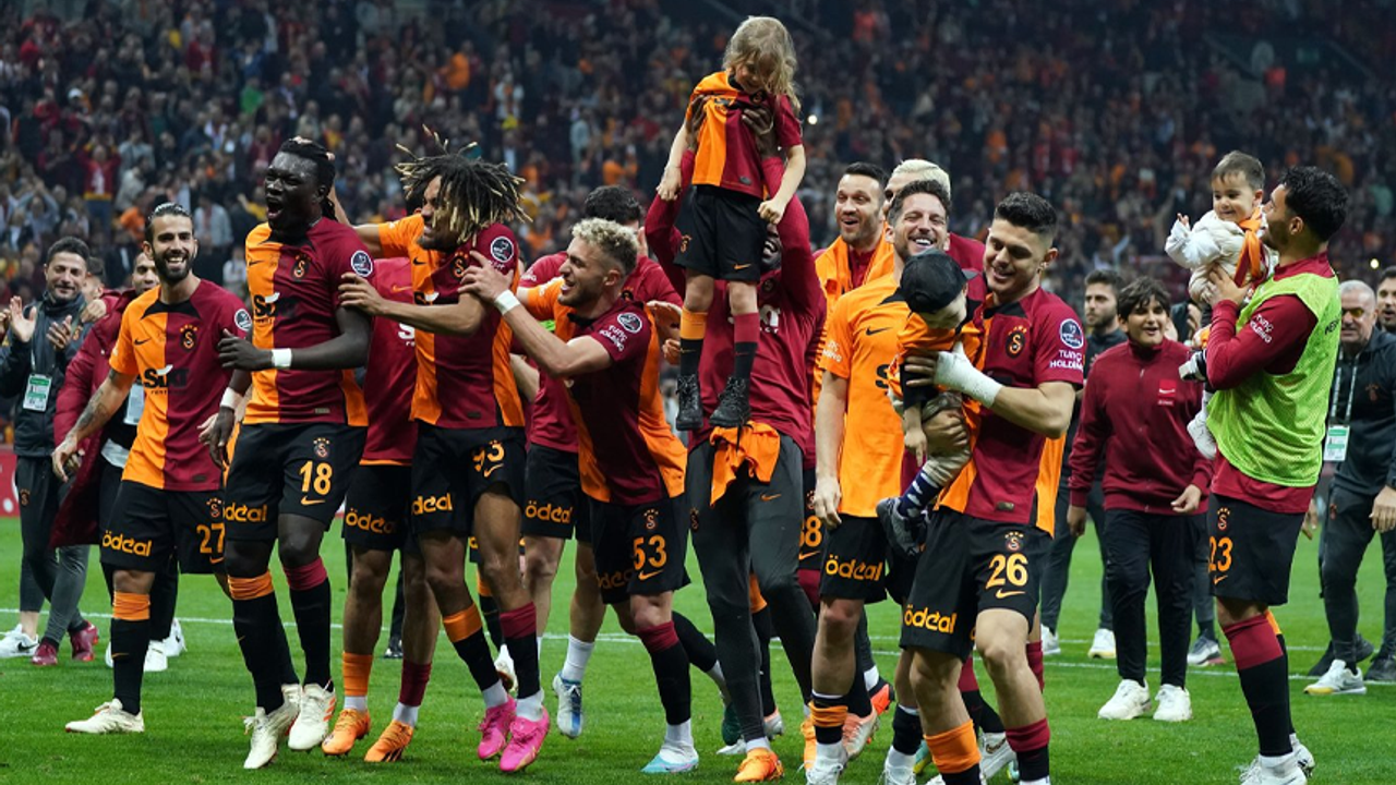 Galatasaray şampiyonluk kupasını, Fenerbahçe derbisi sonrası alacak