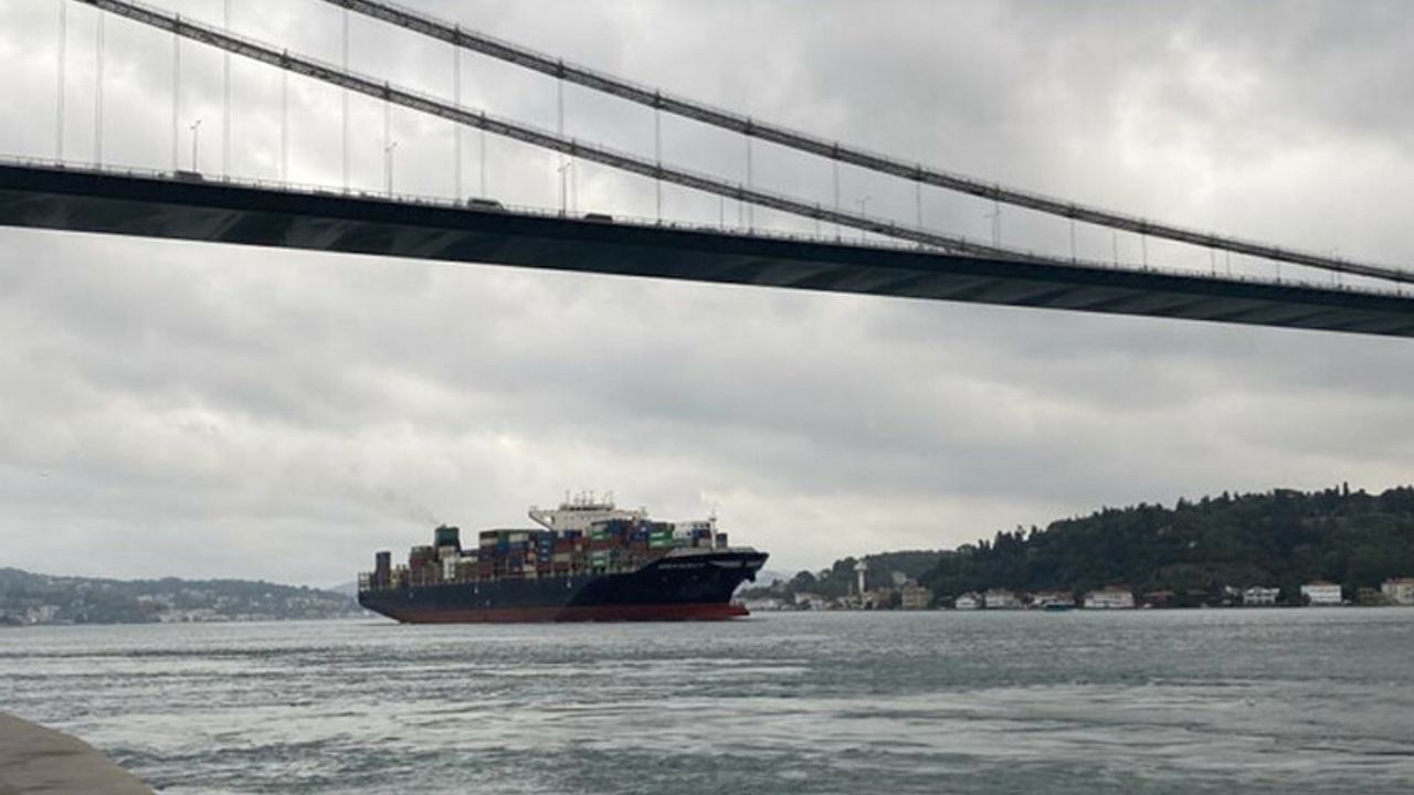 Tahıl Koridoru'ndan geçen konteyner yüklü ilk gemi İstanbul'a ulaştı