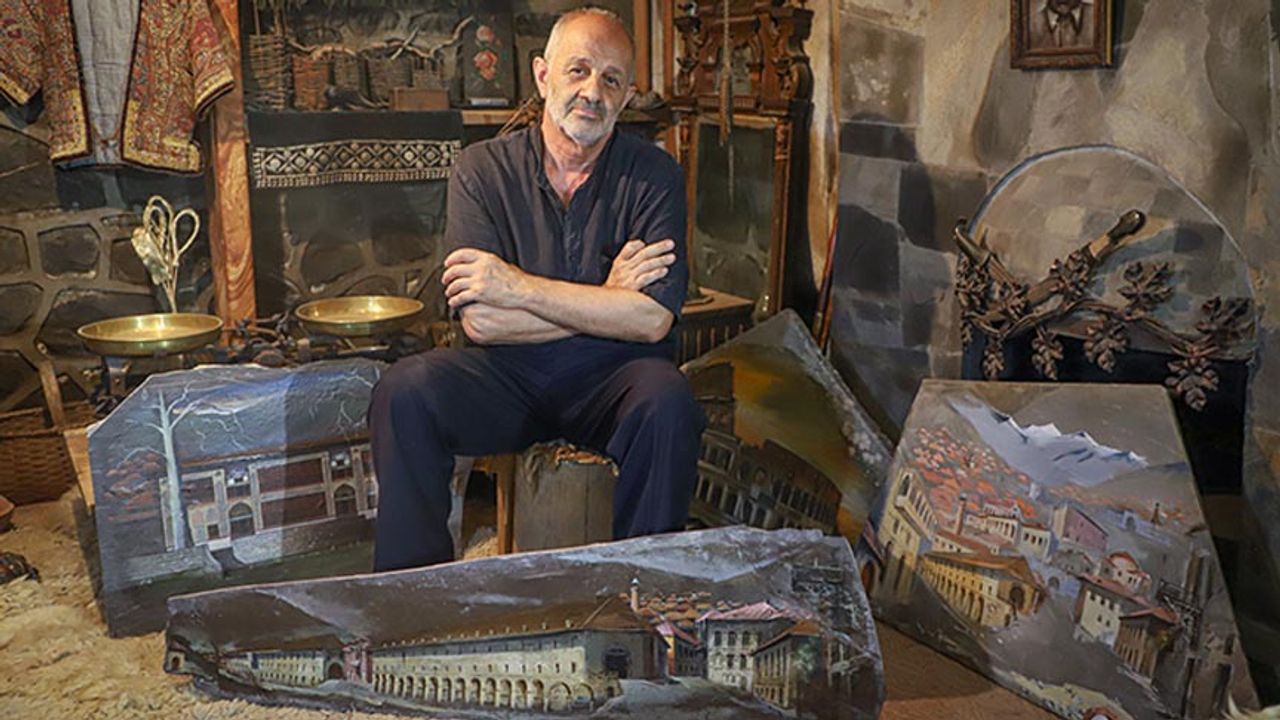 Azerbaycanlı ressam, kaya taşlarını tabloya dönüştürüyor