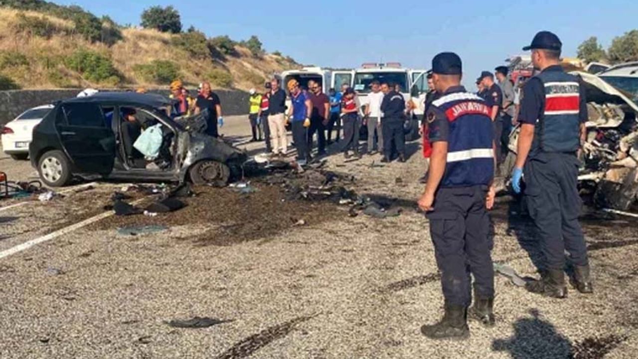 Feci trafik kazasında 4 kişi hayatını kaybetti