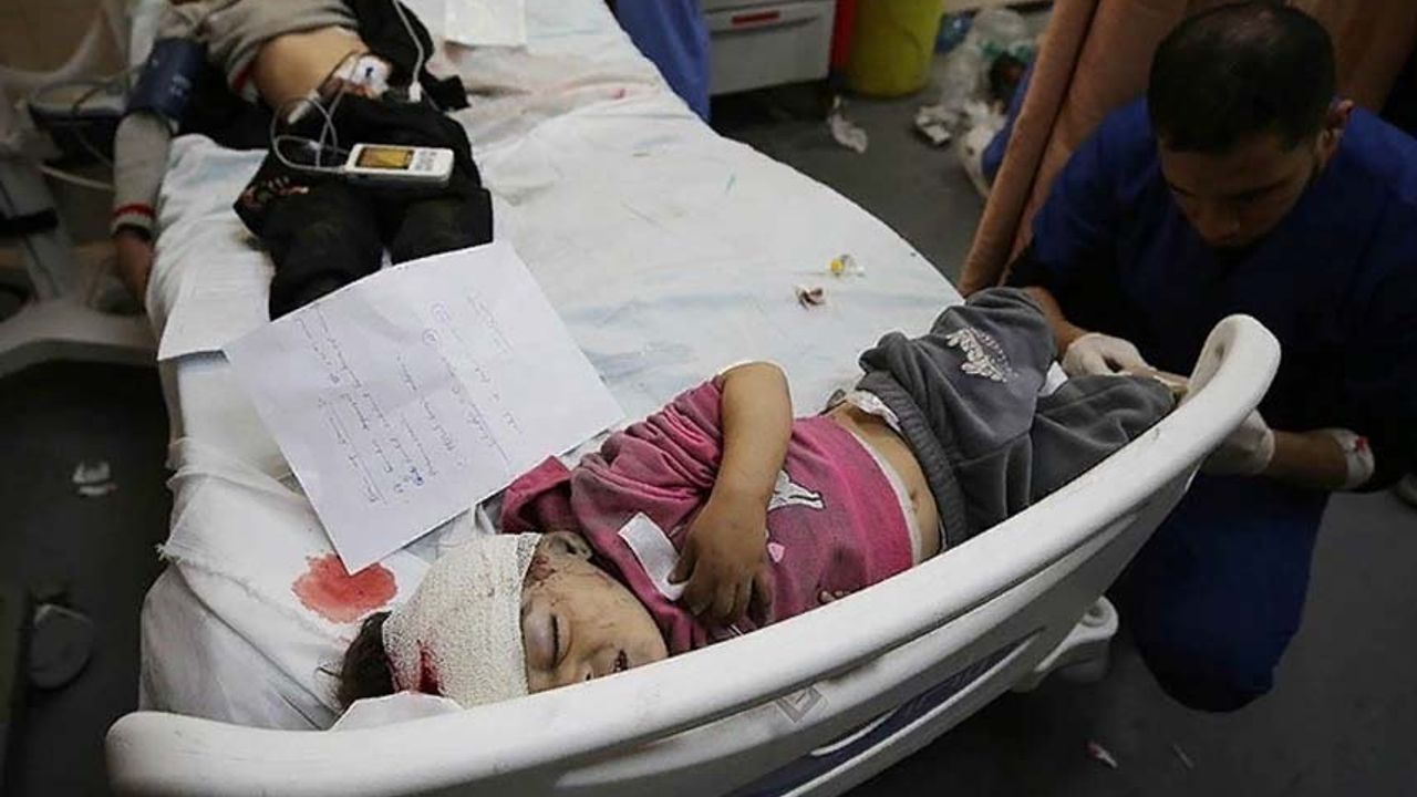 İsrail'in Gazze'ye havadan ve karadan saldırıları sürüyor