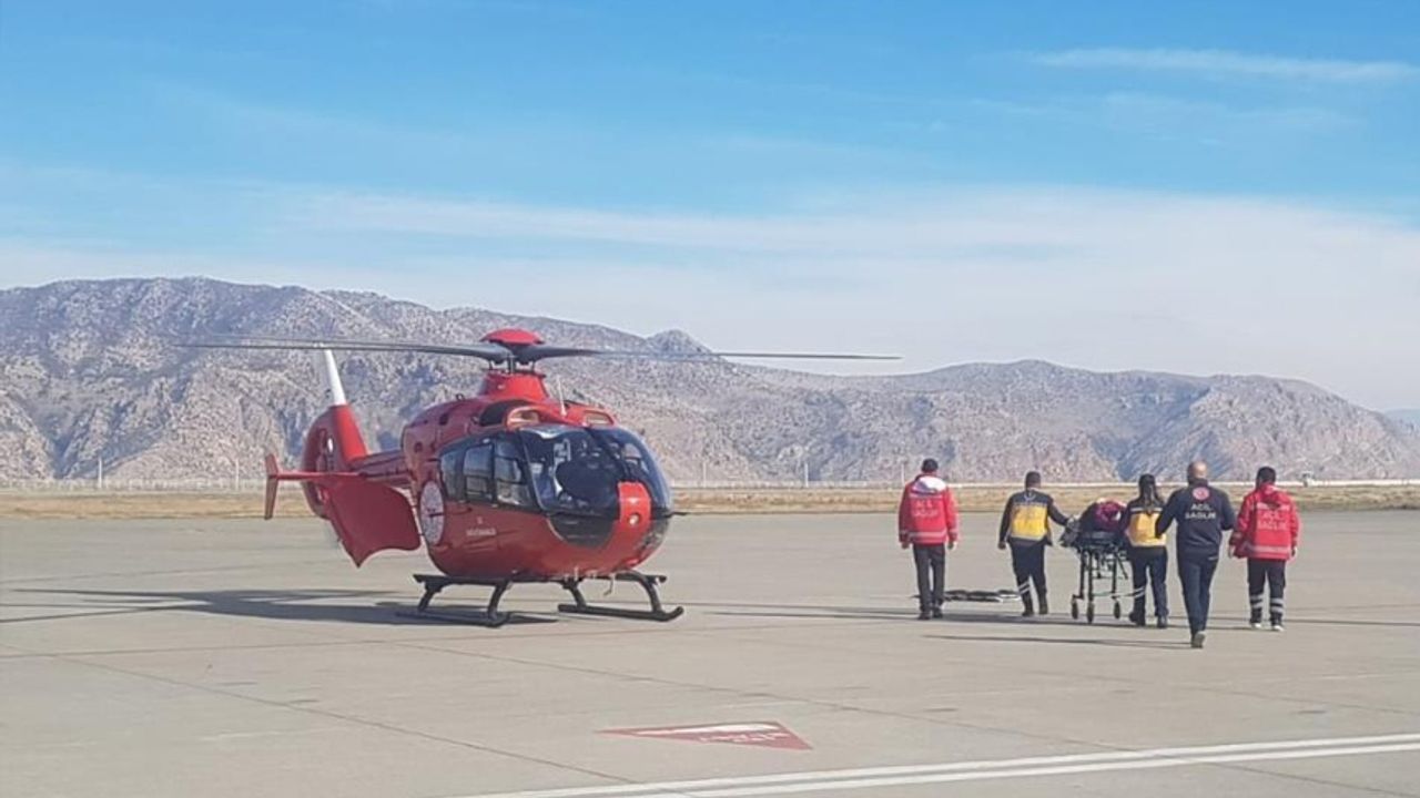 Şırnak'taki hasta ambulans helikopterle Van’a getirildi