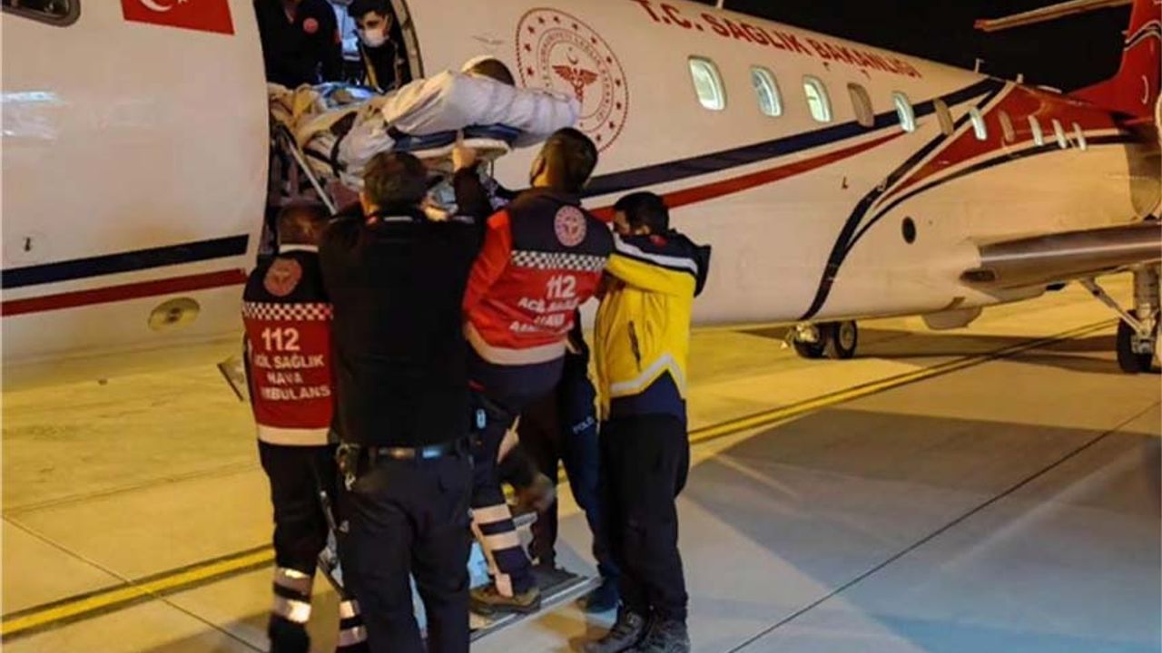 20 yaşındaki genç ambulans uçakla Ankara'ya sevk edildi