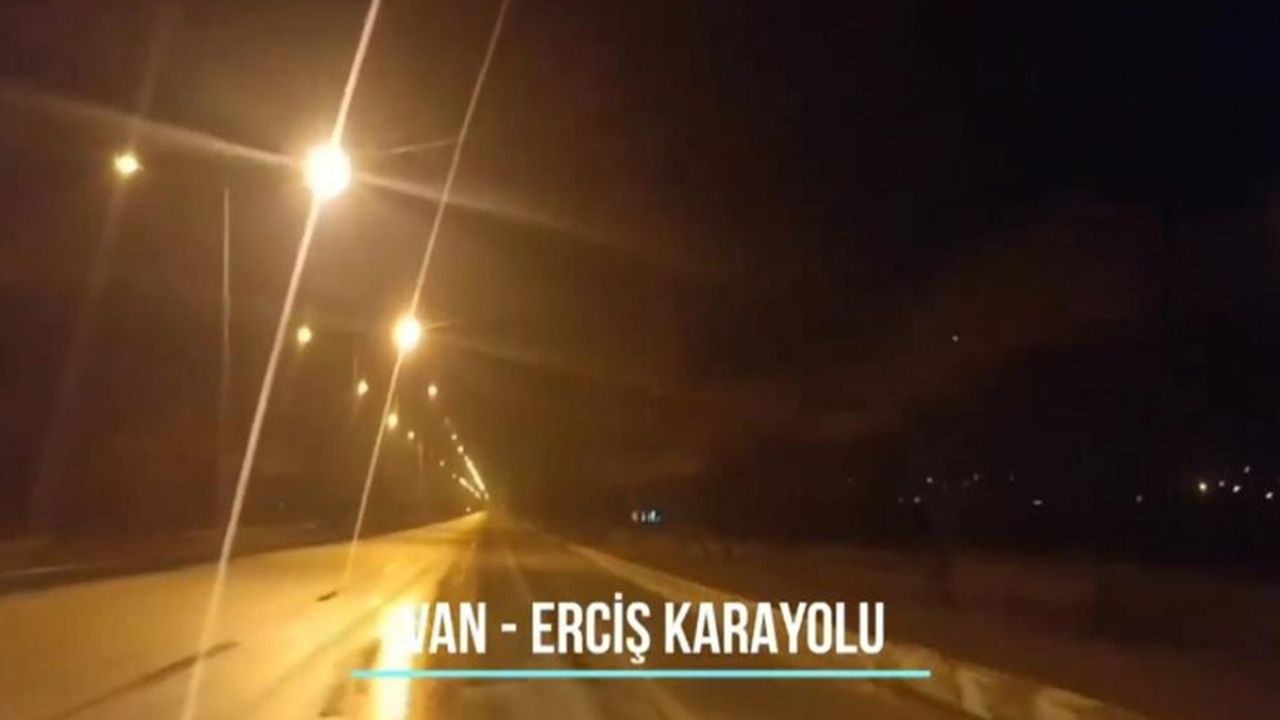 Van polisinden sürücülere, yol durumu hakkında videolu bilgilendirme