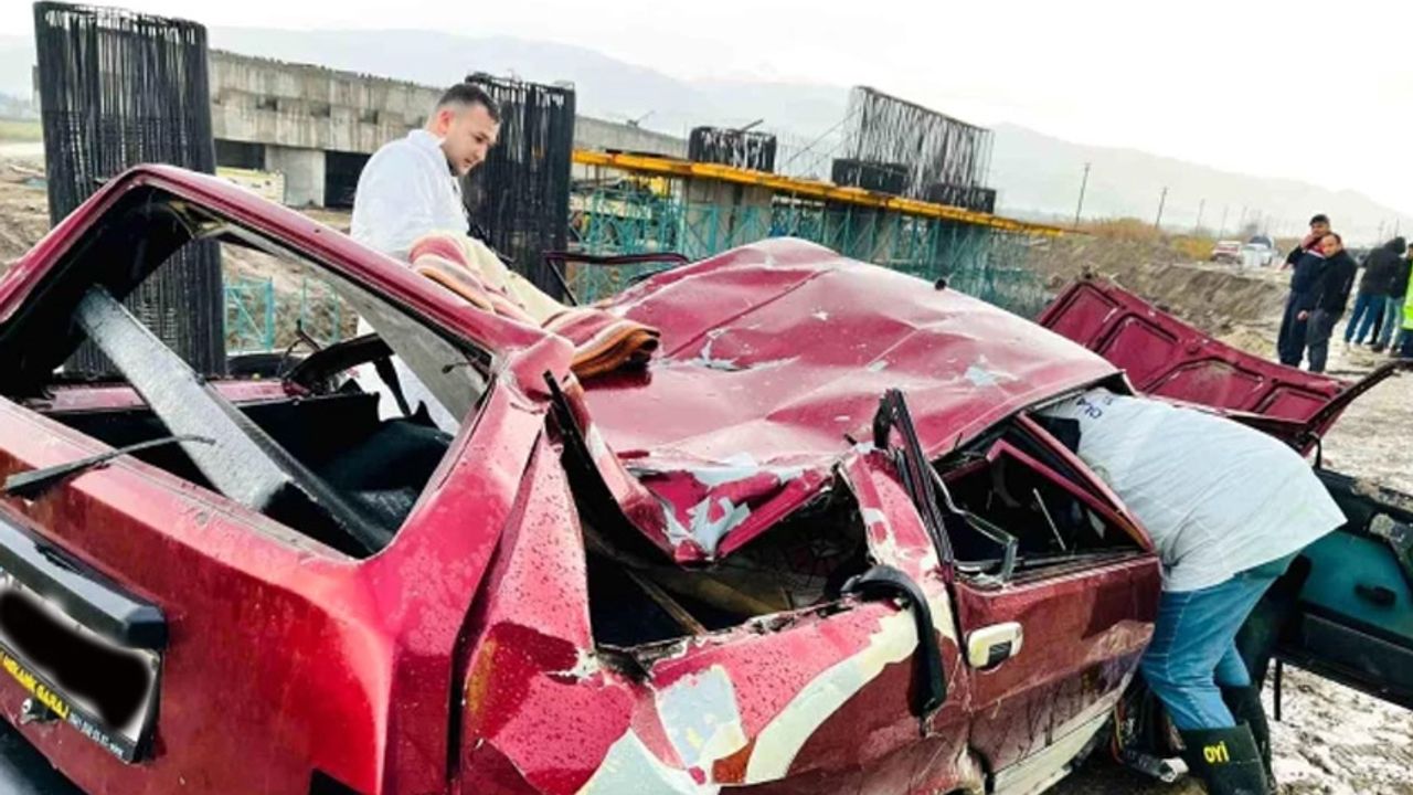 Feci kaza! Otomobil 10 metre yükseklikten uçtu: 3 ölü