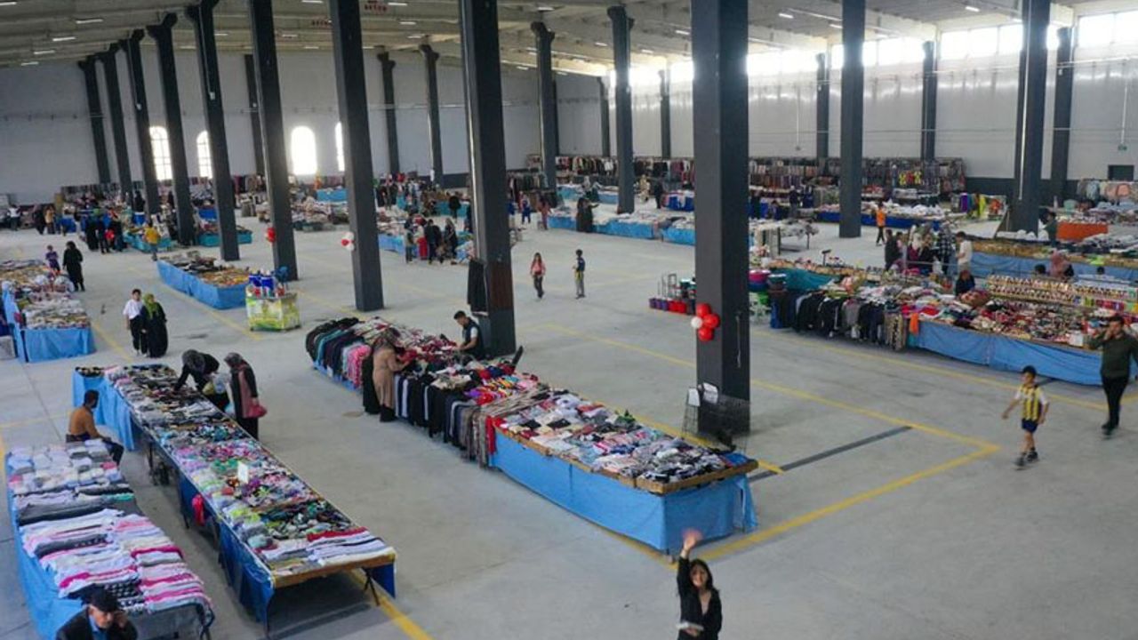 Van'da kapalı semt pazarı hizmete açıldı