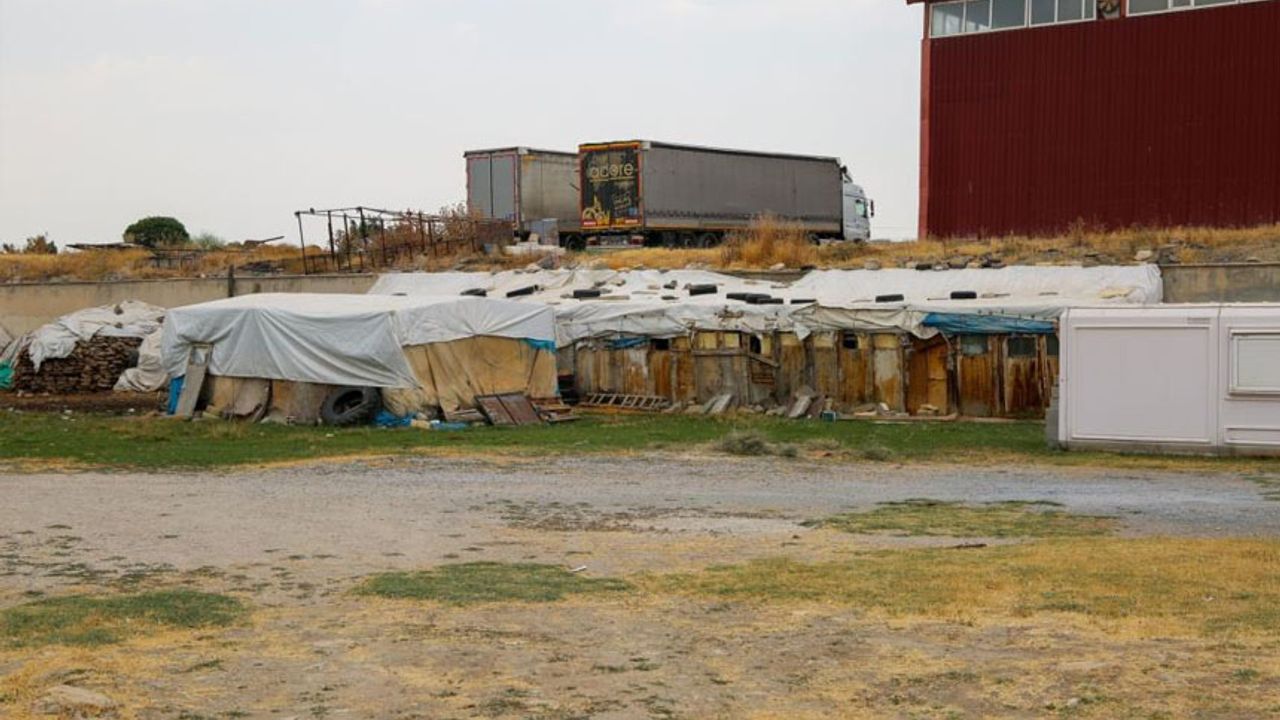 Van’da mahalle aralarında bulunan ahırlar için son uyarı