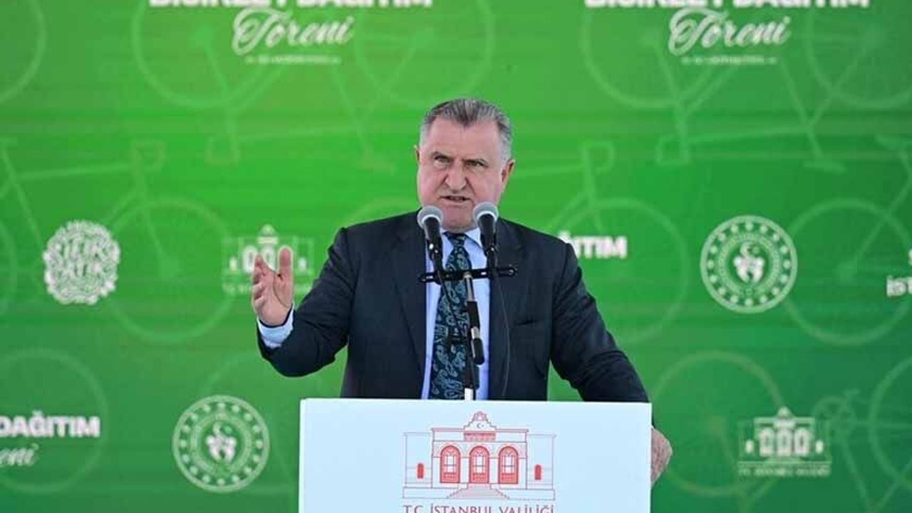 Bakan Bak: Gençlerle çok ciddi projeler gerçekleştiriyoruz