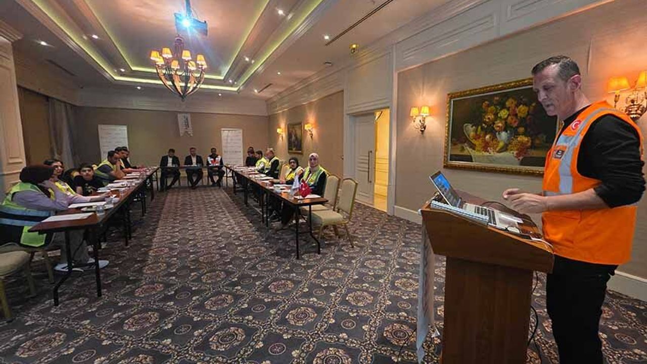İHAKUT Van'da toplantı yaptı
