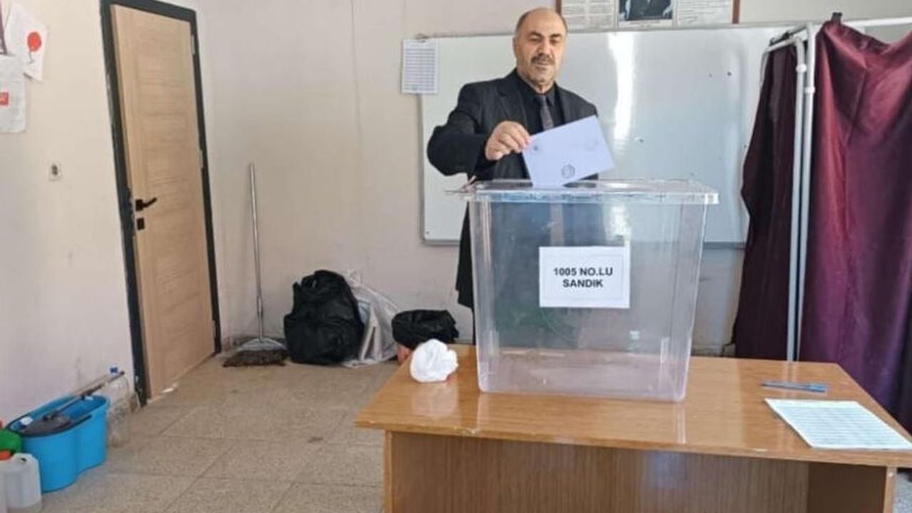 Van'da 4 mahallede muhtarlık seçimi yenilendi