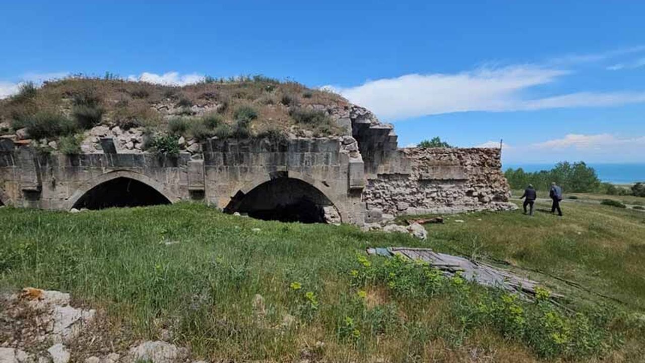 Tarihi miras sessizce yok oluyor