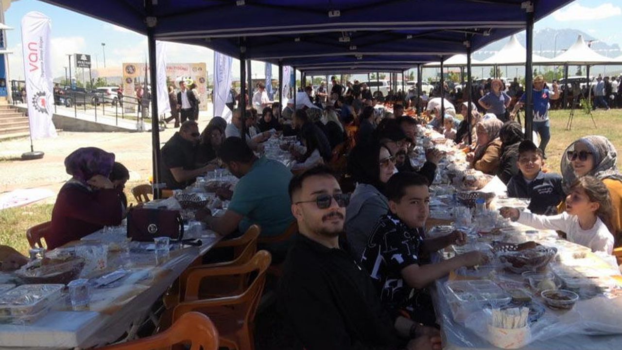 Van'da 'Dünya Kahvaltı Günü' renkli görüntülerle kutlandı