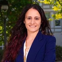 İpek Kıraç Kimdir?