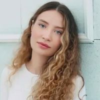 Irmak Arıcı Kimdir?