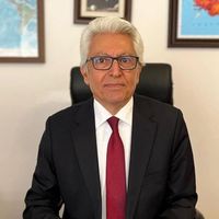 Süleyman Pampal Kimdir?