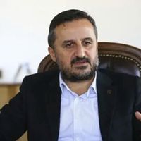 Yüksel Özden Kimdir?