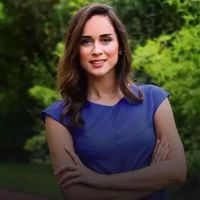 Damla Uğurtürk Kimdir?