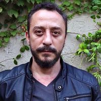 Hakan Karsak Kimdir?