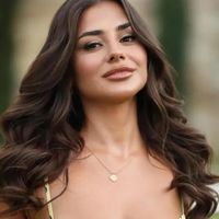 Hazal Çağlar Kimdir?