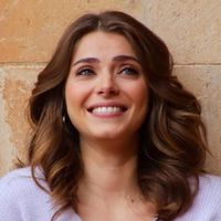 İlay Erkök Kimdir?