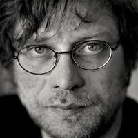 Levent Kazak Kimdir?