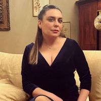 Münire Apaydın Kimdir?