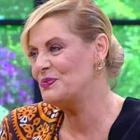 Müşerref Akay Kimdir?