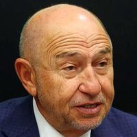 Nihat Özdemir Kimdir?