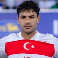 Ozan Kabak Kimdir?