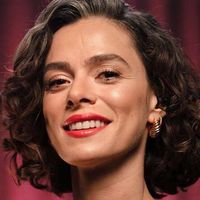 Özge Özpirinçci Kimdir?