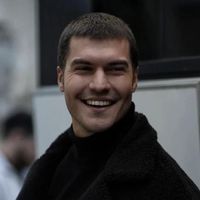 Özgü Delikanlı Kimdir?