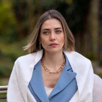 Öznur Serçeler Kimdir?