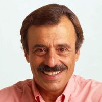 Şevket Altuğ Kimdir?