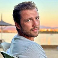 Tolga Sarıtaş Kimdir?