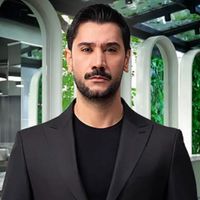 Uğur Güneş Kimdir?